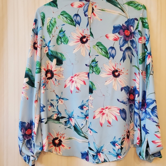 H & M long sleeve floweral blouse - Picture 9 of 11
